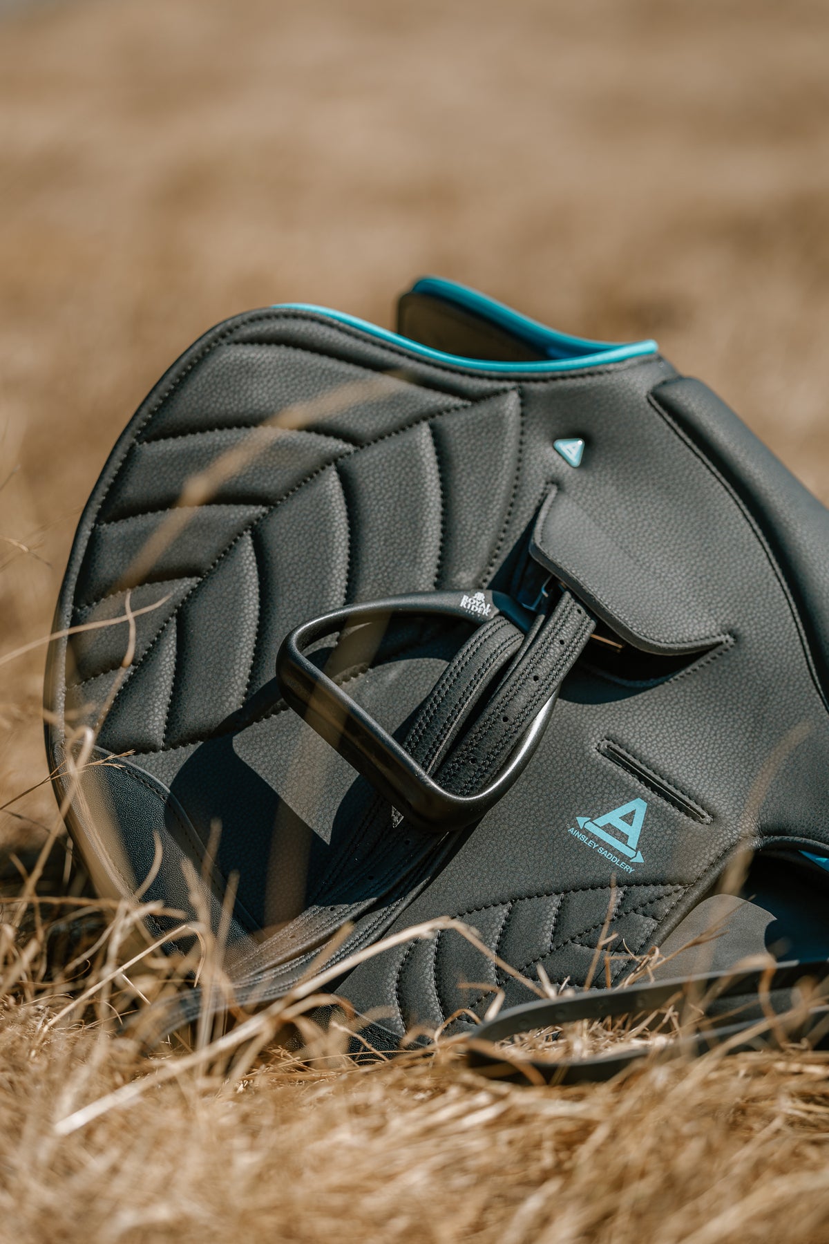 Lightweight saddle detail